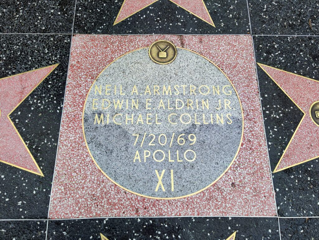 Der Stern zur Apollo 11 Mission auf dem Walk of Fame in Los Angeles Fun Facts Walk of Fame