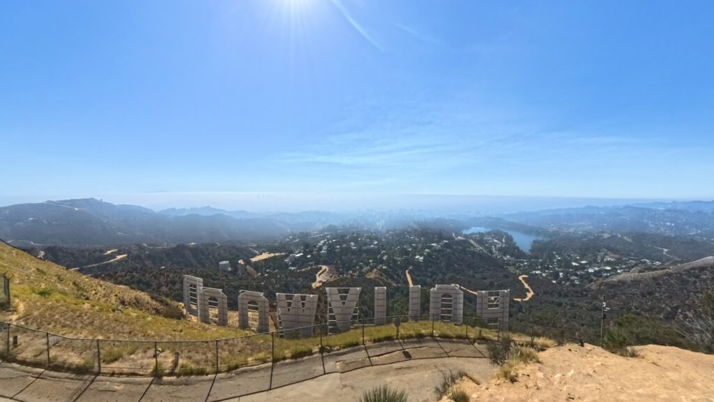 Über dem Hollywood Sign mit Blick auf Los Angeles Beste Fotospots Hollywood Sign